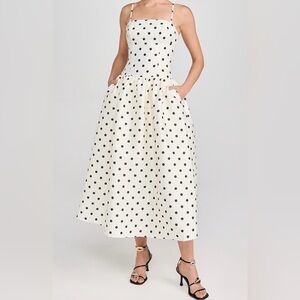Elegant polka dot dres